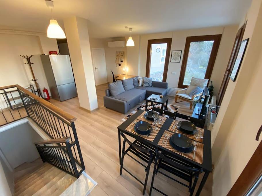Stylish Triplex In The Heart Of * Измир