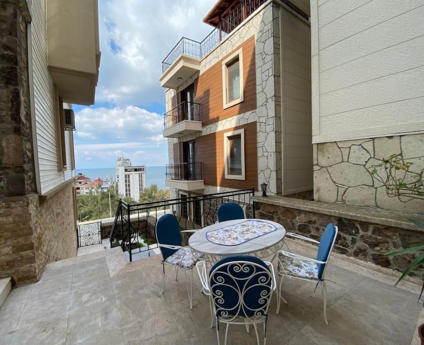 Апартаменты Stylish Triplex In The Heart Of