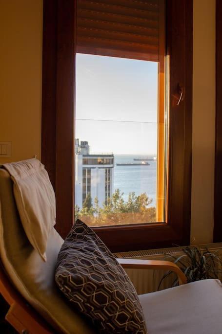 Stylish Triplex In The Heart Of *