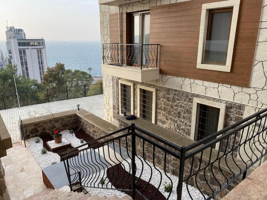 Апартаменты Stylish Triplex In The Heart Of